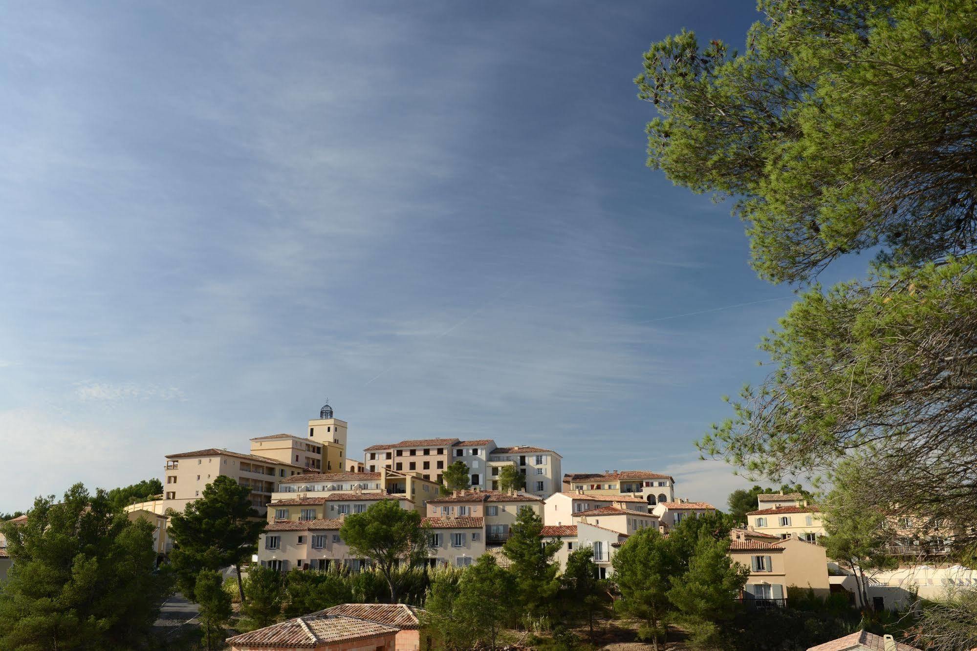 Residence Pierre & Vacances Les Coteaux De Pont-Royal Mallemort Bagian luar foto