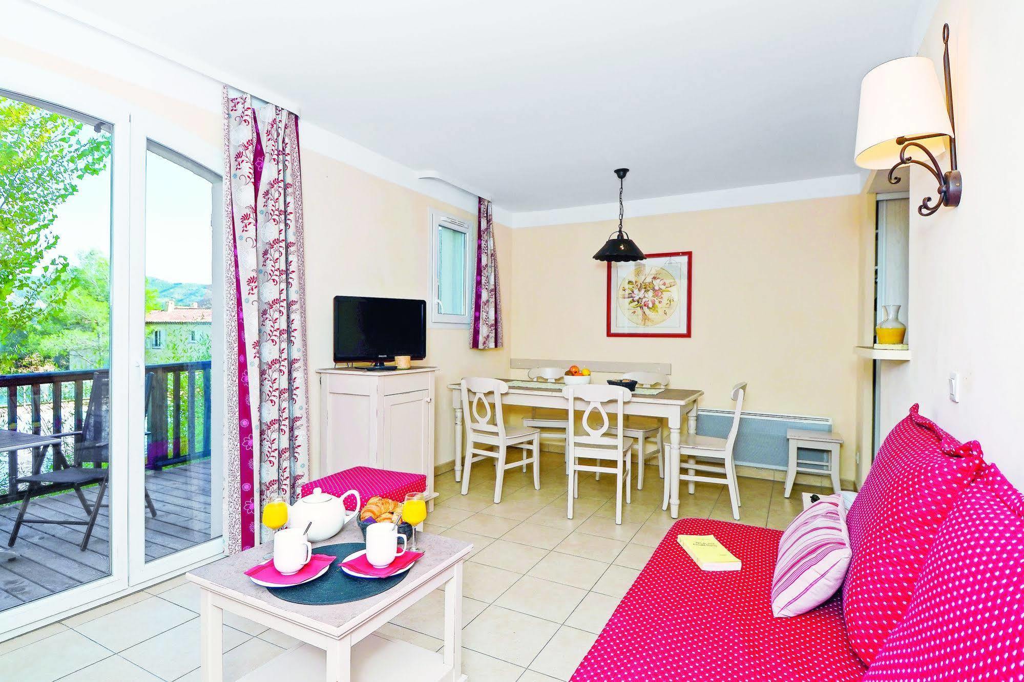 Residence Pierre & Vacances Les Coteaux De Pont-Royal Mallemort Bagian luar foto