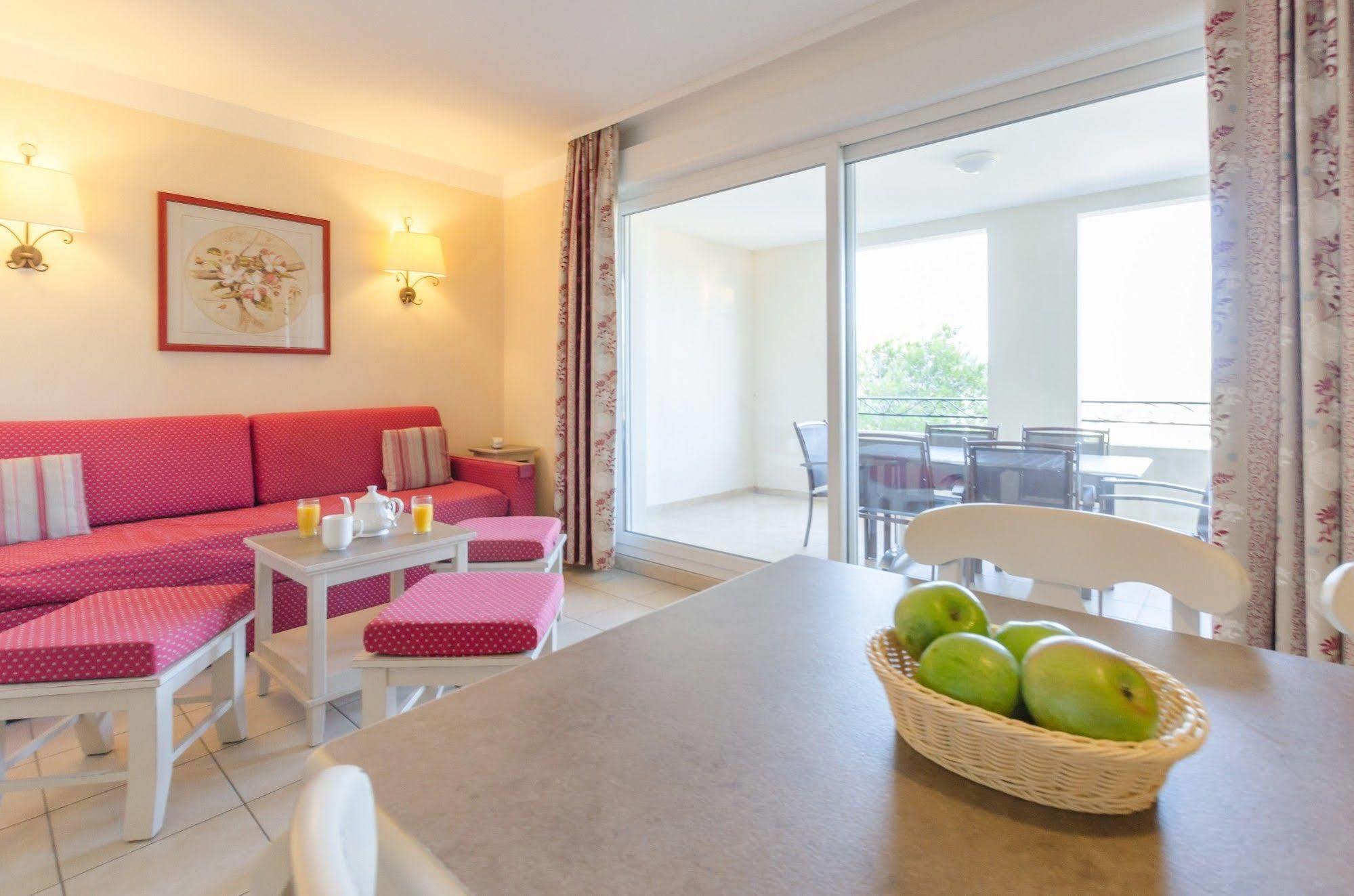 Residence Pierre & Vacances Les Coteaux De Pont-Royal Mallemort Bagian luar foto