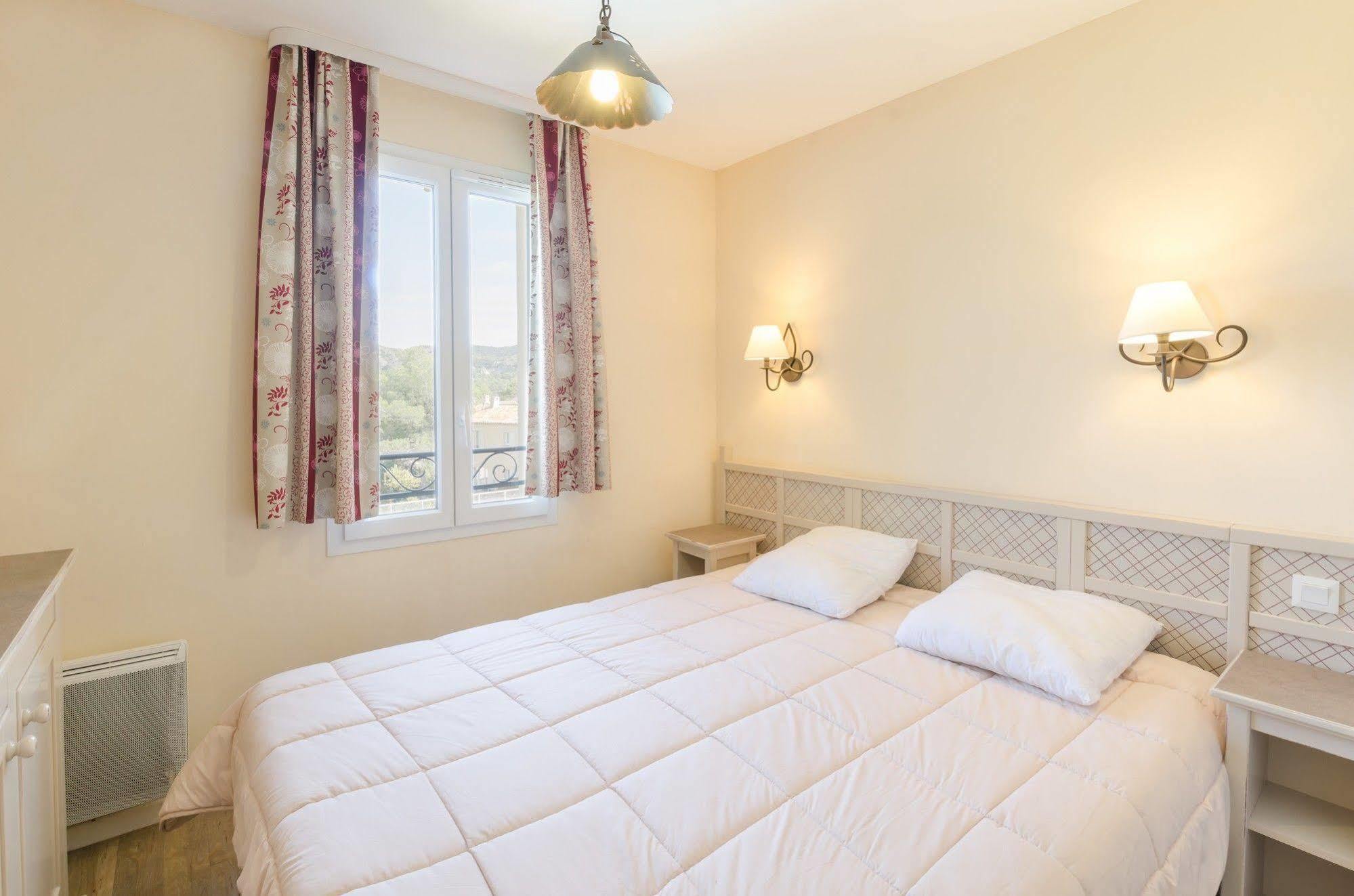 Residence Pierre & Vacances Les Coteaux De Pont-Royal Mallemort Bagian luar foto