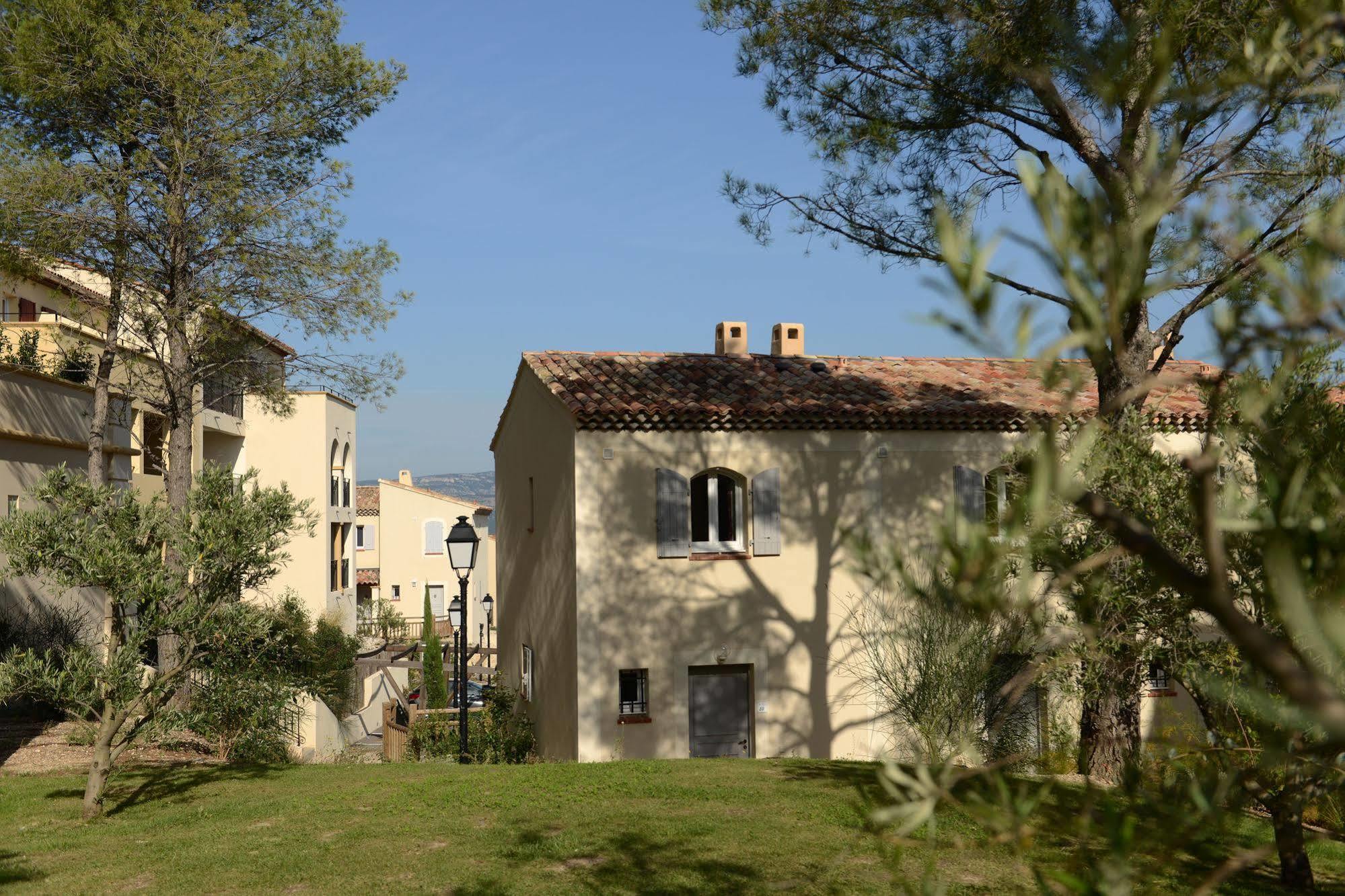 Residence Pierre & Vacances Les Coteaux De Pont-Royal Mallemort Bagian luar foto