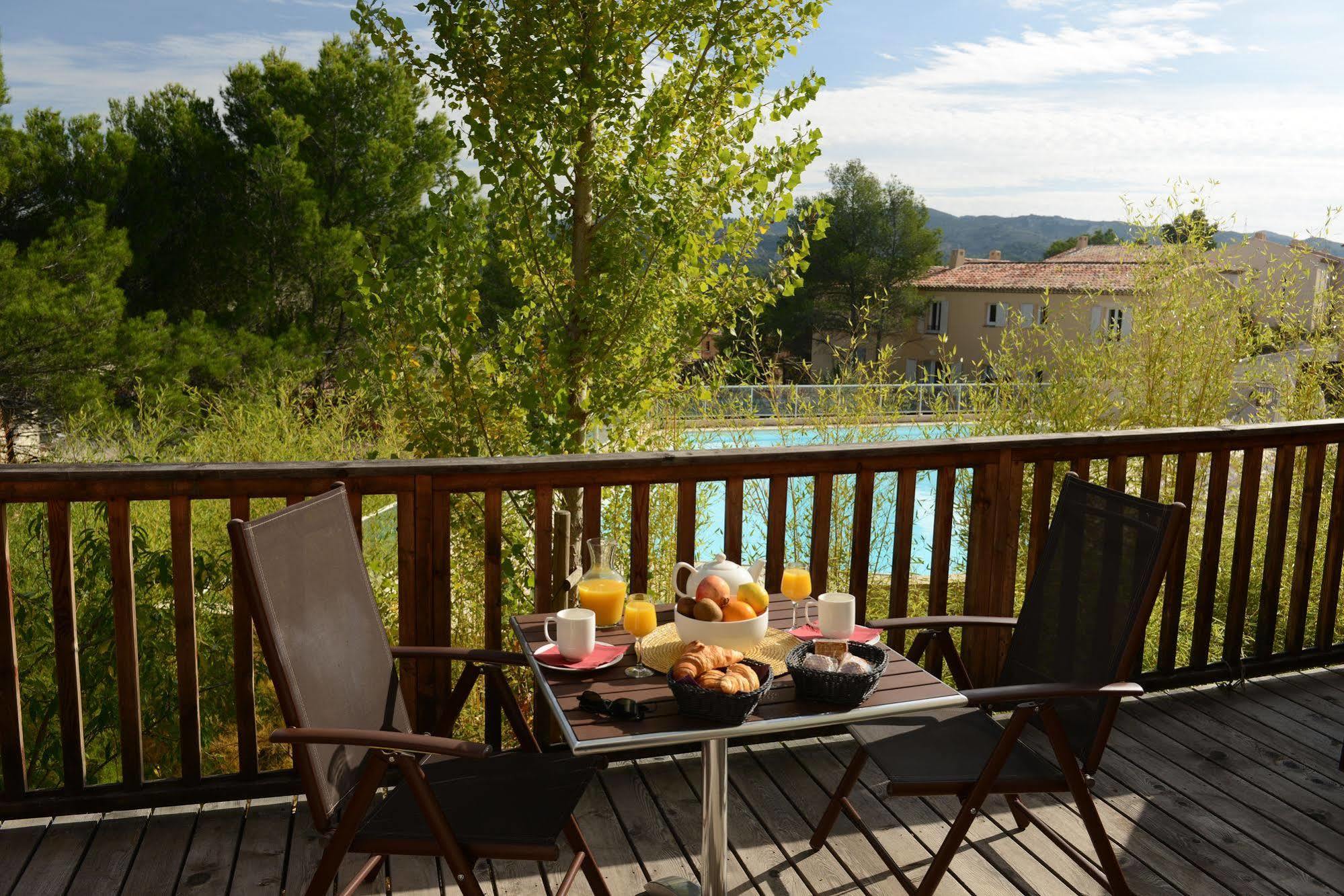Residence Pierre & Vacances Les Coteaux De Pont-Royal Mallemort Bagian luar foto