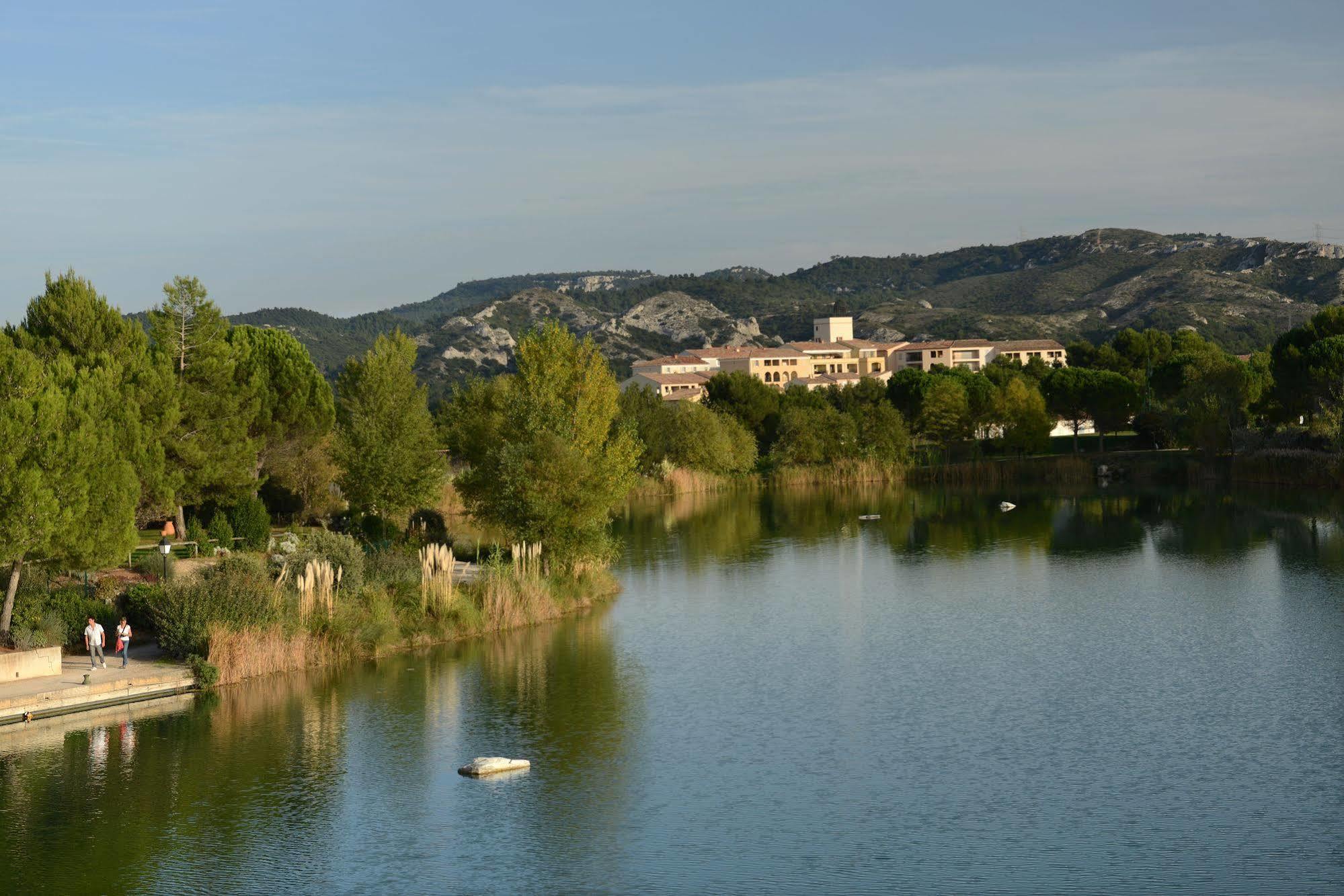 Residence Pierre & Vacances Les Coteaux De Pont-Royal Mallemort Bagian luar foto