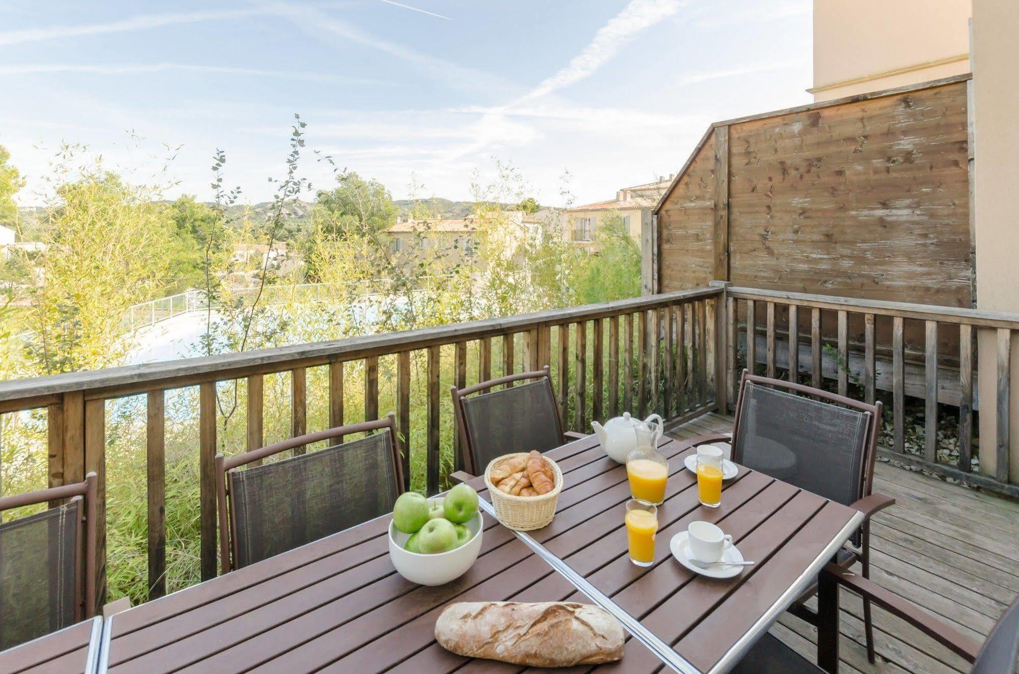 Residence Pierre & Vacances Les Coteaux De Pont-Royal Mallemort Bagian luar foto
